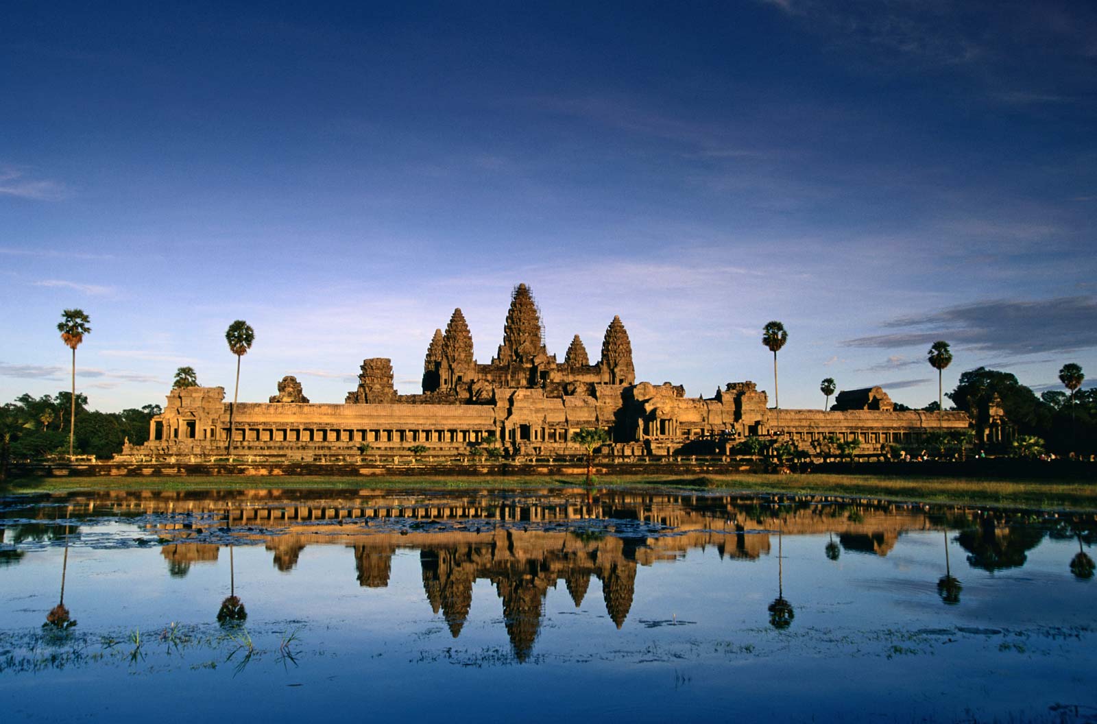 A Canadian's Guide to Cambodia: Culture, Customs & Must-Sees - Must-See Places in Cambodia