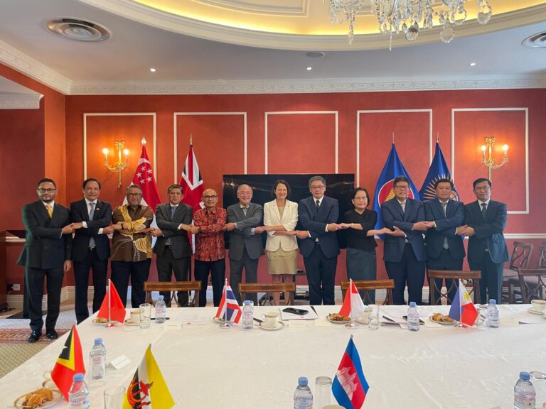 Ambassador Tuot Panha attended the ASEAN London Committee (ALC) Meeting with the Honourable Catherine West MP, Parliamentary Under-Secretary of State and Minister for the Asia-Pacific at the Foreign, Commonwealth and Development Office