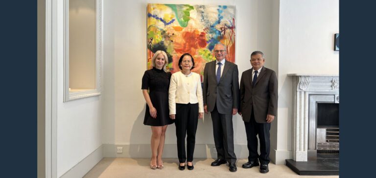 Ambassador Tuot Panha met with Mr. David Landsman OBE, Executive Chair of the British Expertise International (BEI), and Ms. Luisa Edves, Director of Education and Skills at BEI