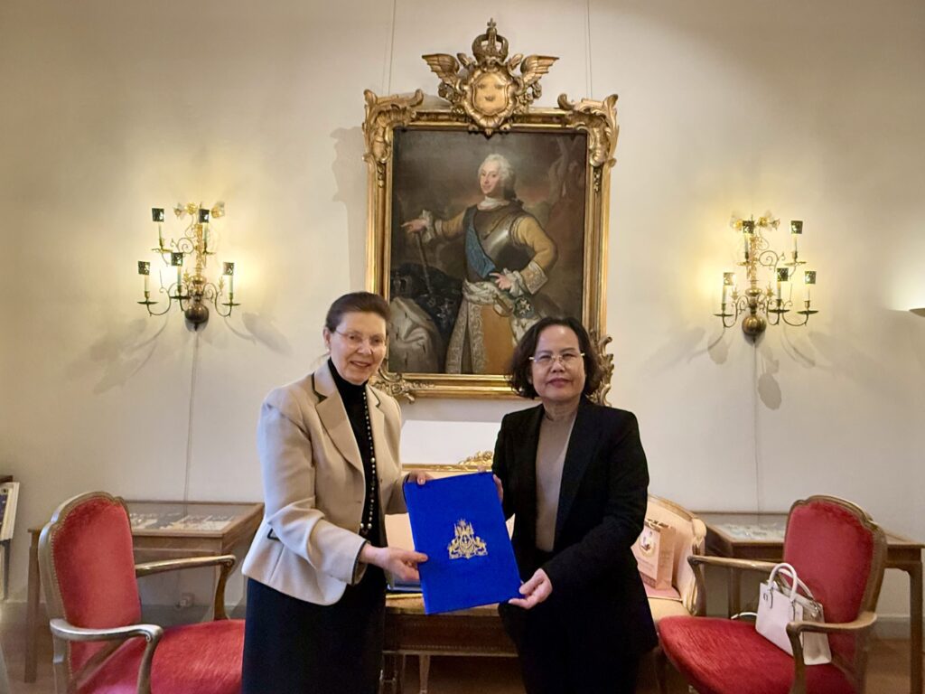 Her Excellency TUOT Panha, Ambassador of the Kingdom of Cambodia to the Kingdom of Sweden, with residence in London, paid a courtesy call and presented the copy of her Letter of Credence to Her Excellency Maria Christina Lundqvist, Chief of Protocol, at the Ministry for Foreign Affairs in Sweden