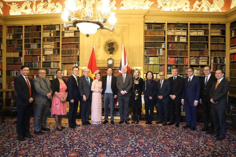 Ambassador TUOT Panha attended the Vin d’Honneur hosted by His Excellency DO Minh Hung, Ambassador of the Socialist Republic of Viet Nam to the United Kingdom, to express her congratulations to the Vietnamese Ambassador